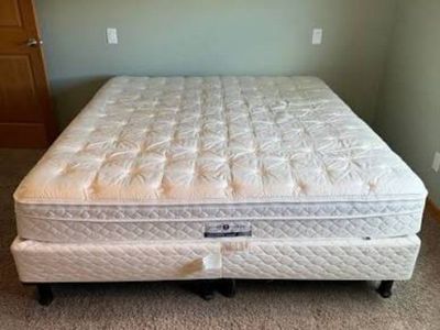 Sleep Number California king bed w/ frame