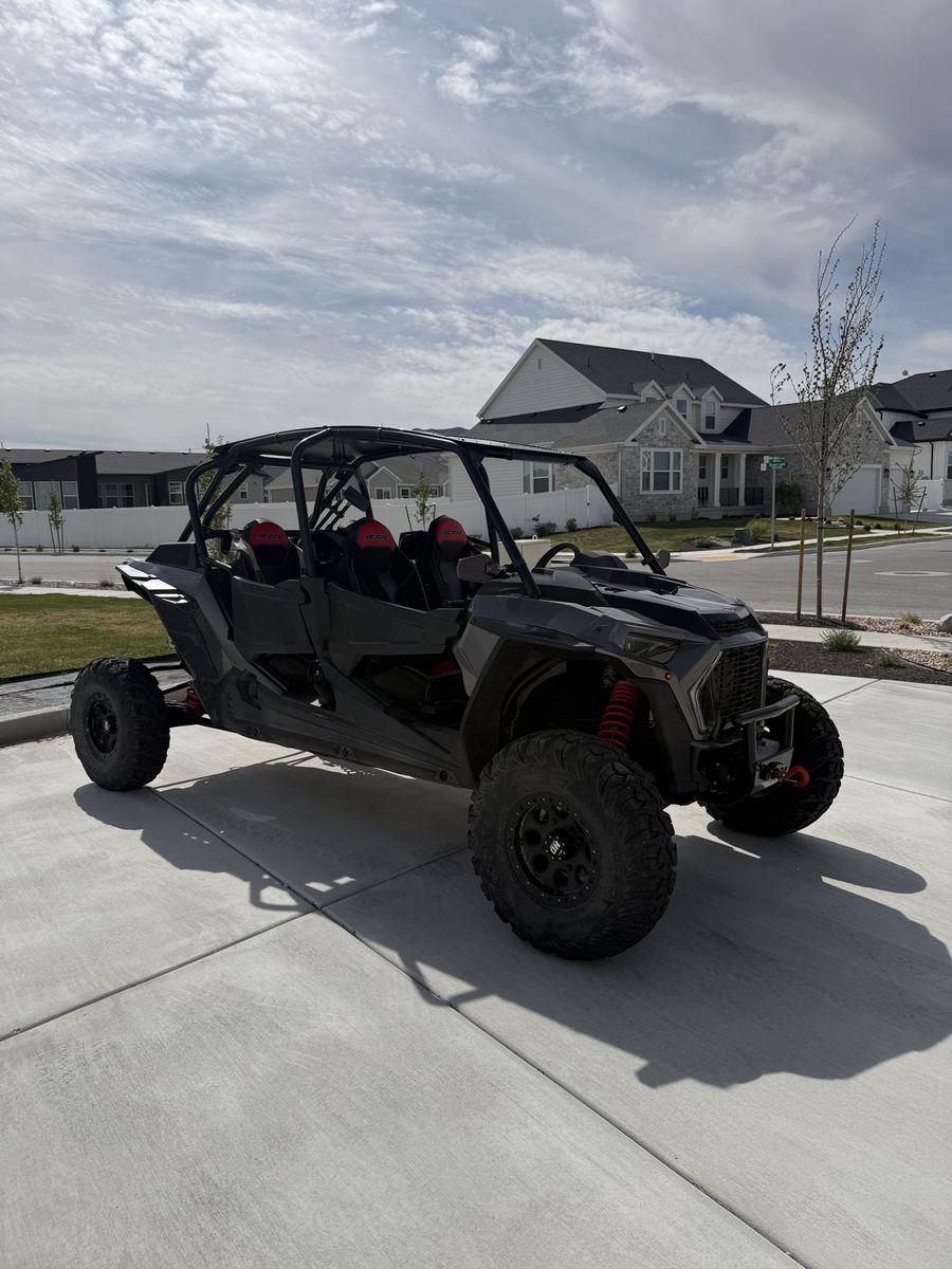 Polaris RZR XP 4 Turbo