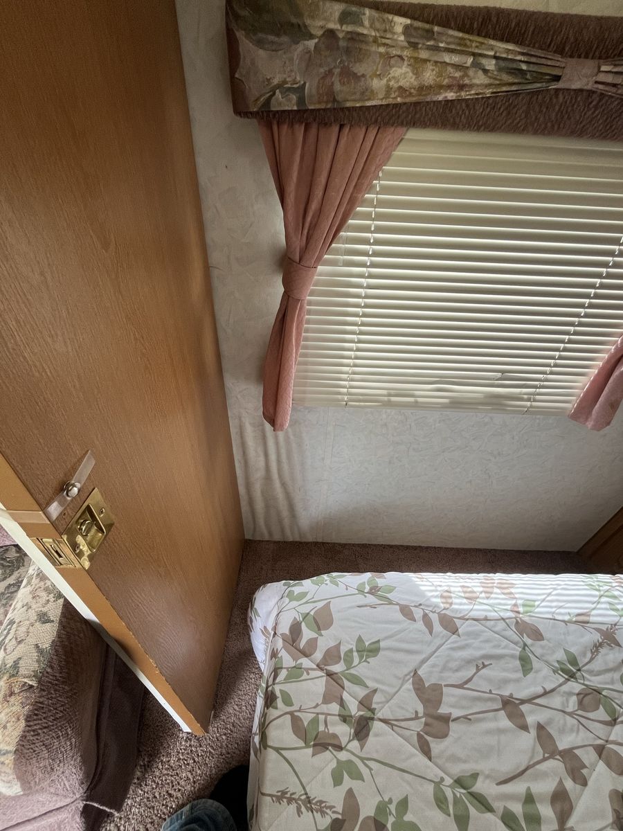 Main image 6