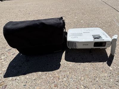 Epson EX3220 3LCD HDMI projector 3000 LUMENS