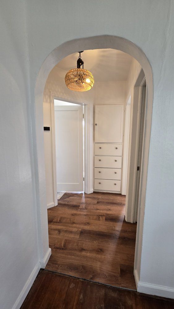 Main image 8