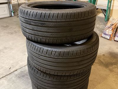 Set of Michelin Primacy A/S Tires. 245 / 45 R19