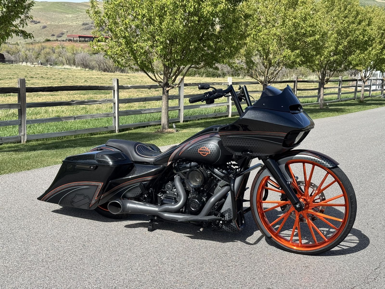 2019 FLTRXS CUSTOM ROAD GLIDE