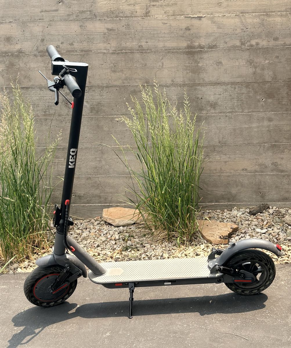 Almost brand new ELECTRIC SCOOTER