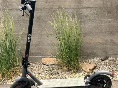 Almost brand new ELECTRIC SCOOTER
