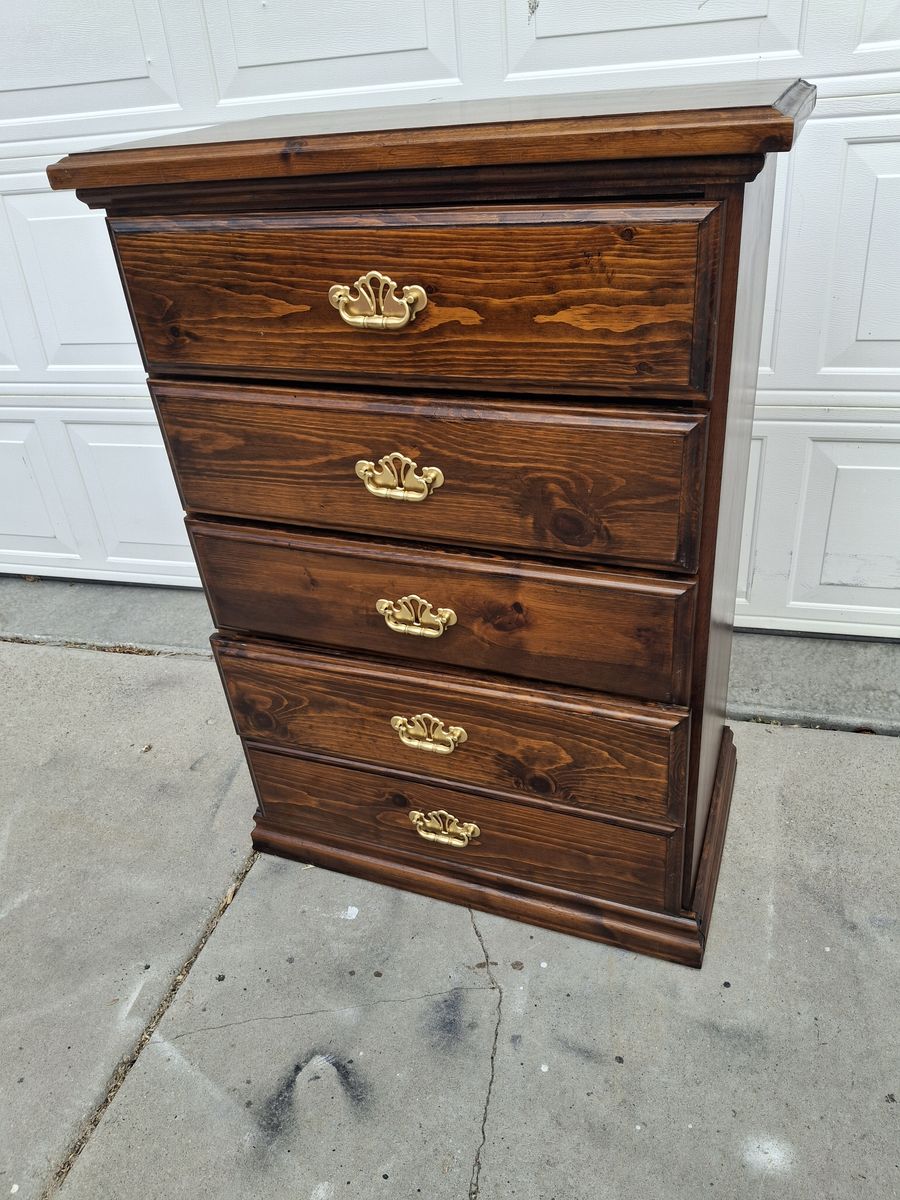 hardwood 5 drawers dresser/DI dark walnut