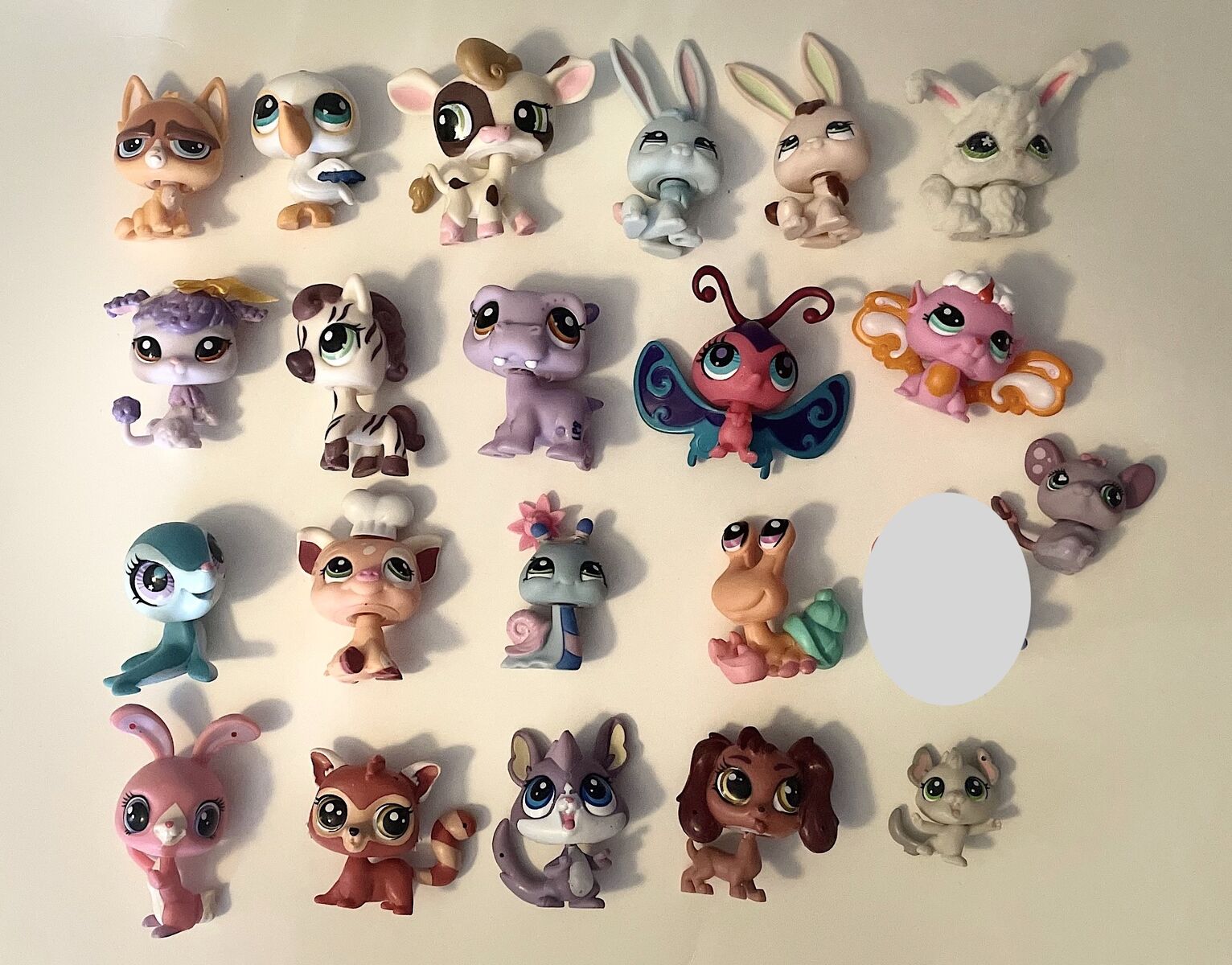 Collectible Littlest Pet Shop figurines - Lot of 21, Authentic