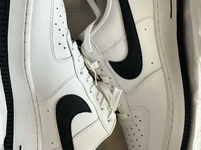 New Nike Air Force 1 Low NY vs NY White Black Sneakers - Unisex US 10