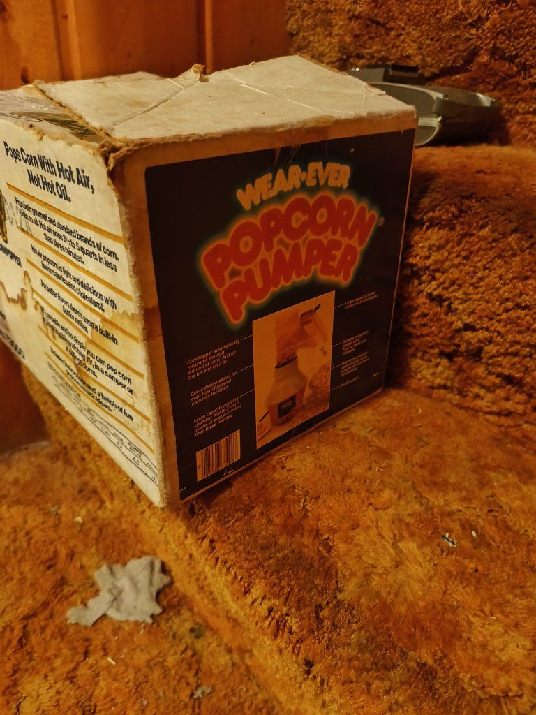 Vintage Wear-Ever Popcorn Pumper Hot Air Popper in Original Box