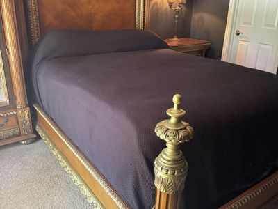Queen Size Bedroom set