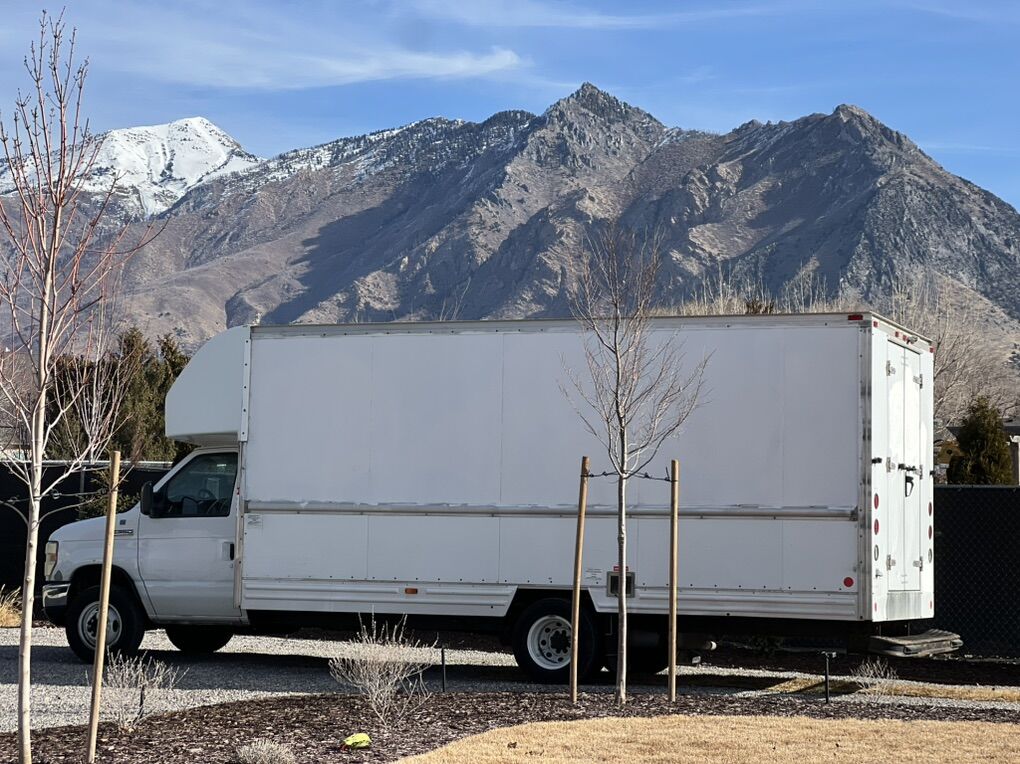 2008 Ford E350 Van Truck