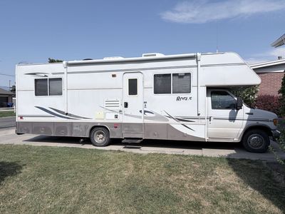 2001 Ford Class C Motorhome E-450 $16,000