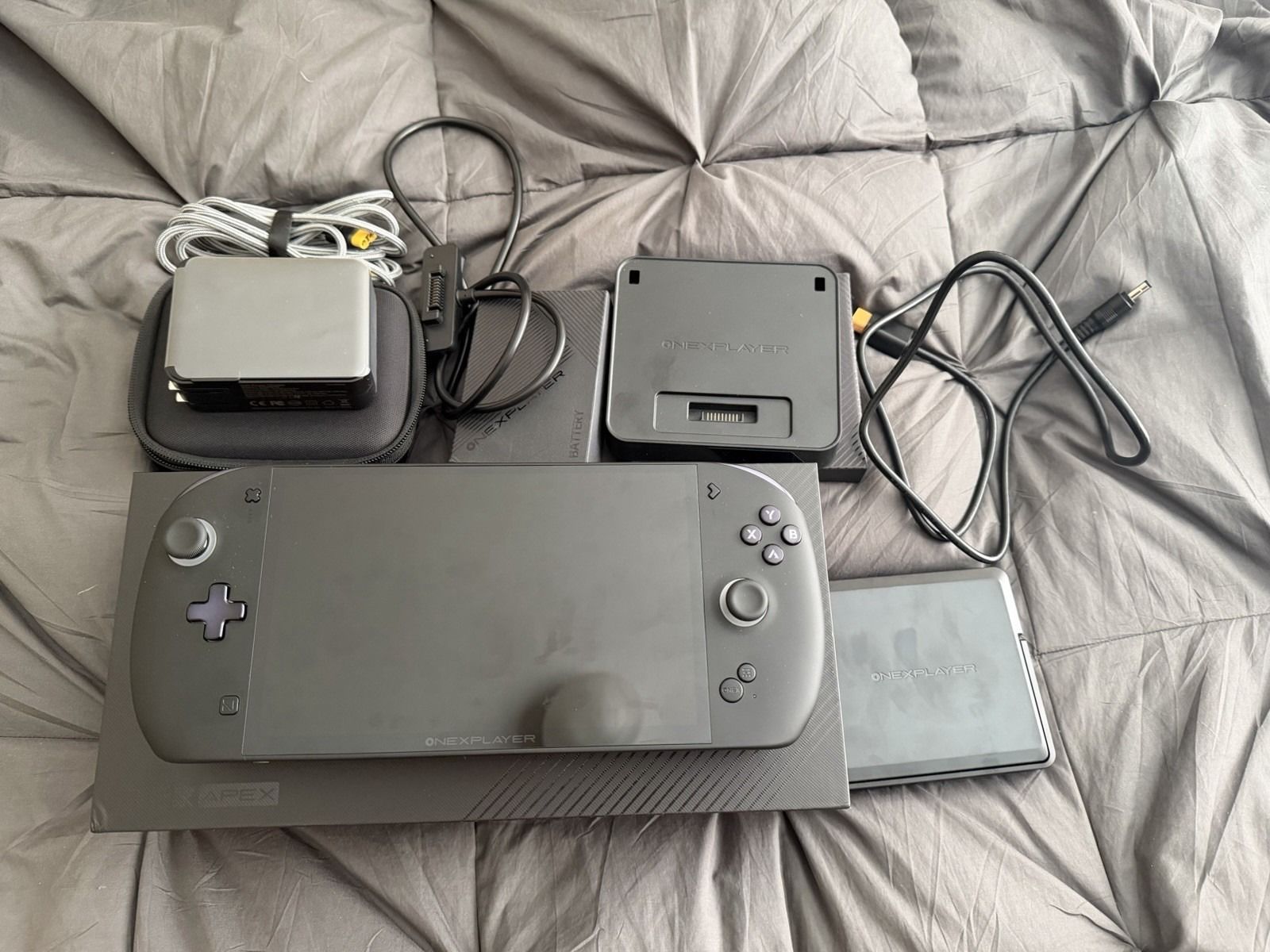 OneXPlayer Onexfly Apex AI MAX+ 395 8-inch gaming laptop, 64 GB RAM + 2 TB SSD