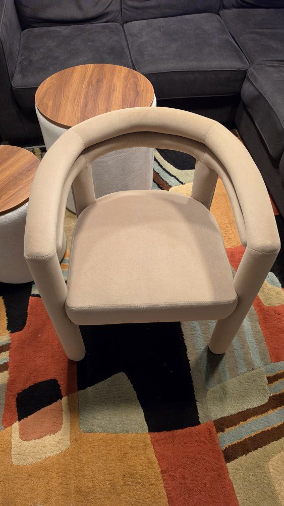 Modern Designer-Inspired Accent Chair – Brand New – Cream Upholstered