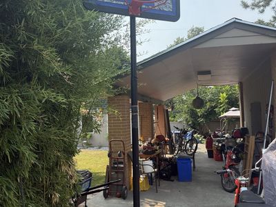 Lifetime basketball hoop