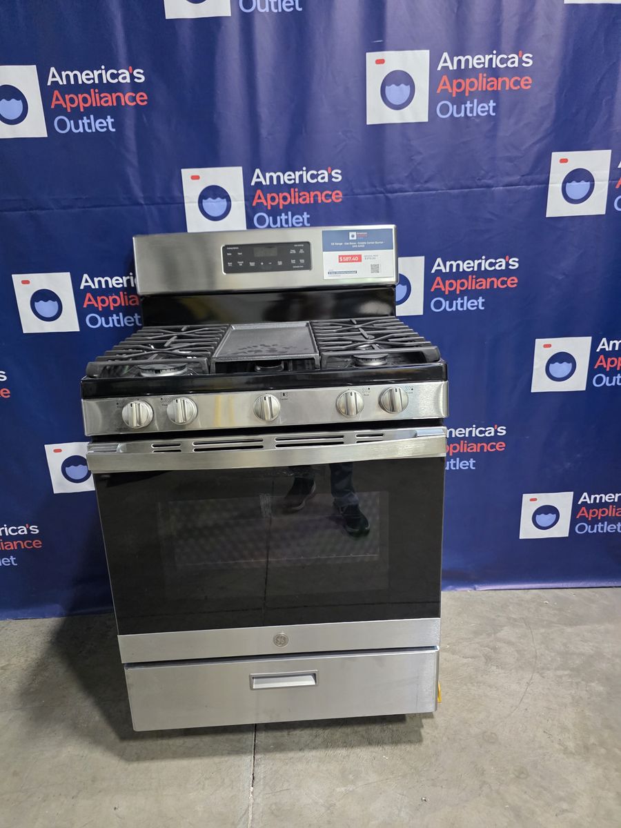 GE Free-Standing Gas Range with Integrated Griddle (Stainless Steel), 5.0 Cu. Ft., 30-Inch