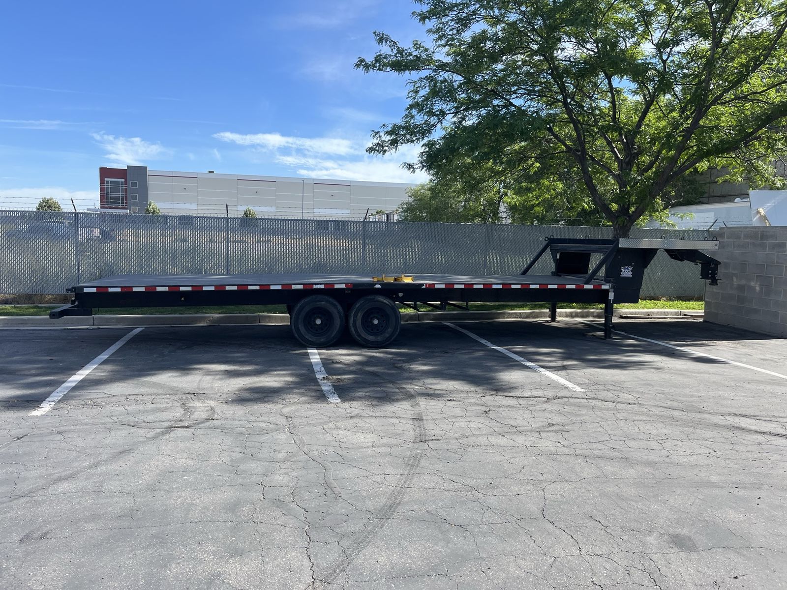 Clear Title Gooseneck trailer.