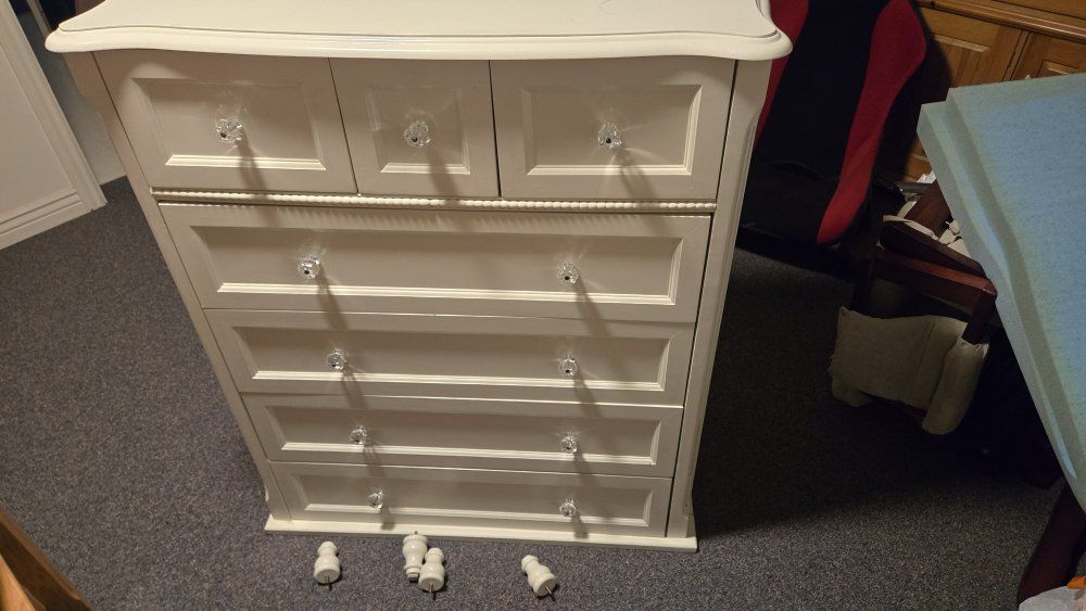 Cream 7-Drawer Dresser with Crystal Knobs - Used