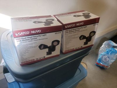 Led security flood light