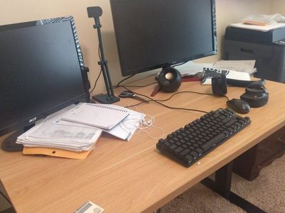 Standing desk