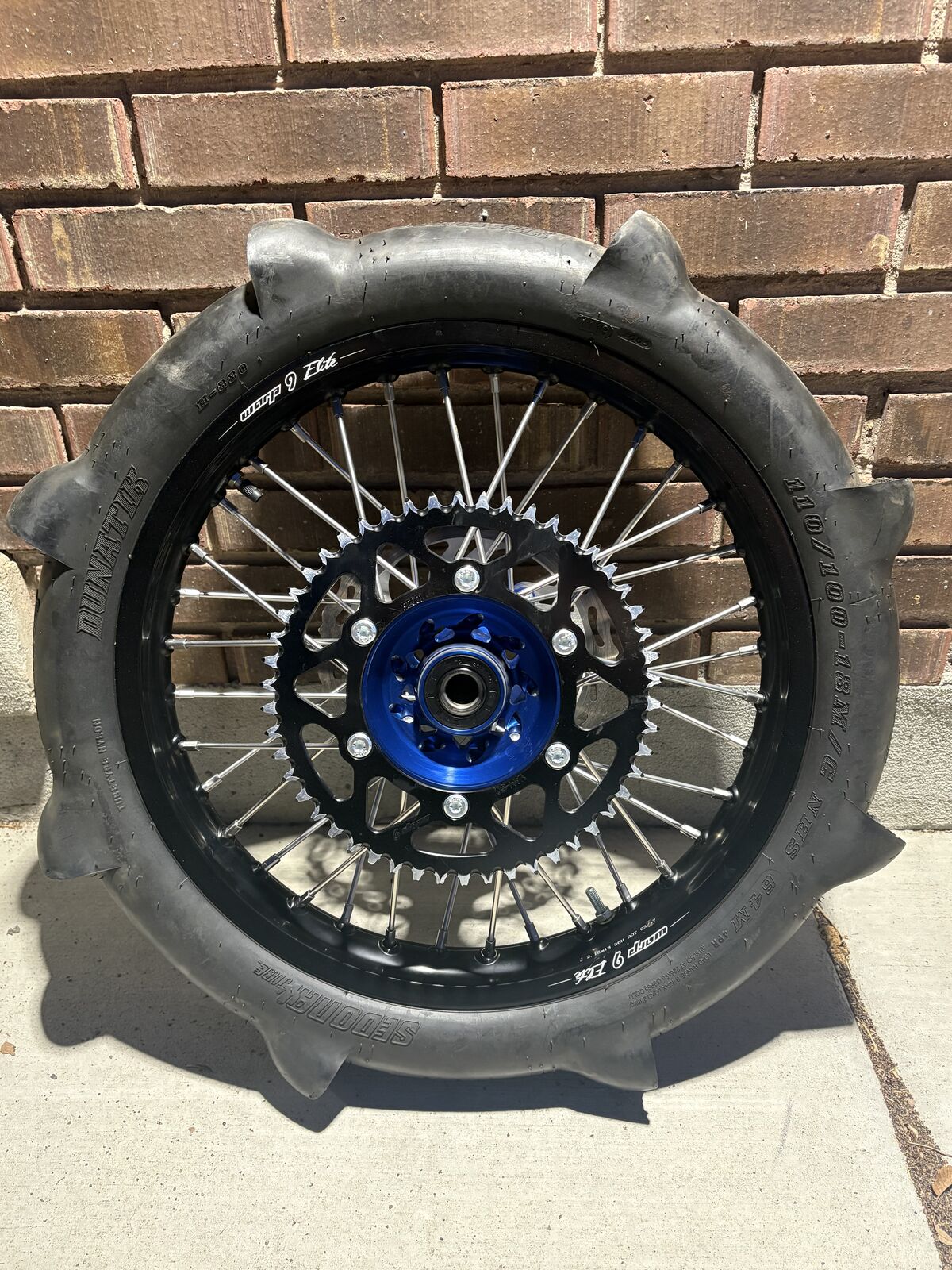 18” Warp 9 complete wheel **Like new**