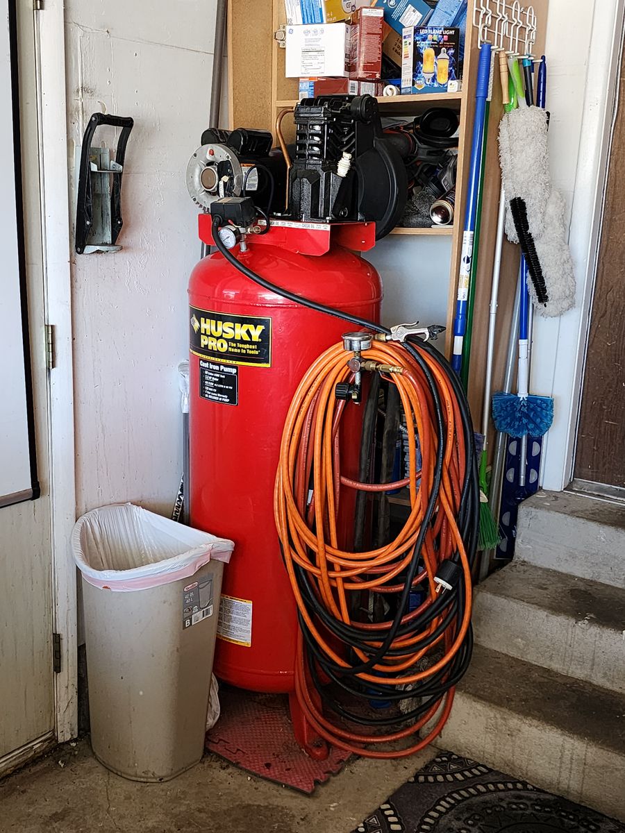 Air compressor 60 Gallon Husky