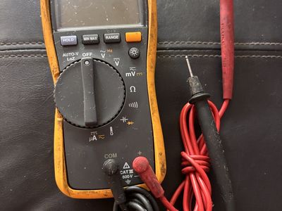 Fluke 116 True RMS HVAC Multimeter with Temperature leads included