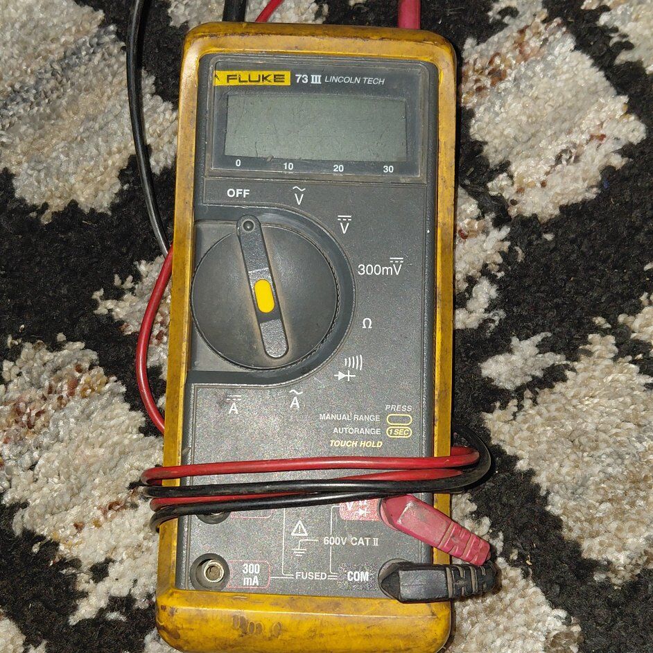 Vintage Fluke 73-3 volt meter