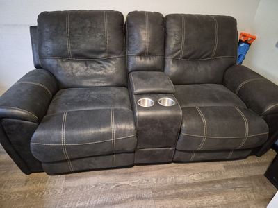 Couch set with recliners.