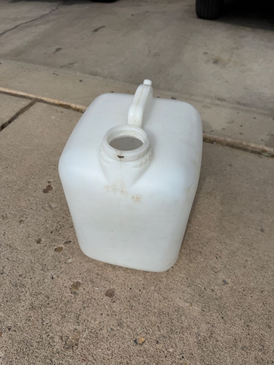 Water jugs storage