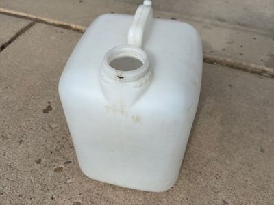 Water jugs storage