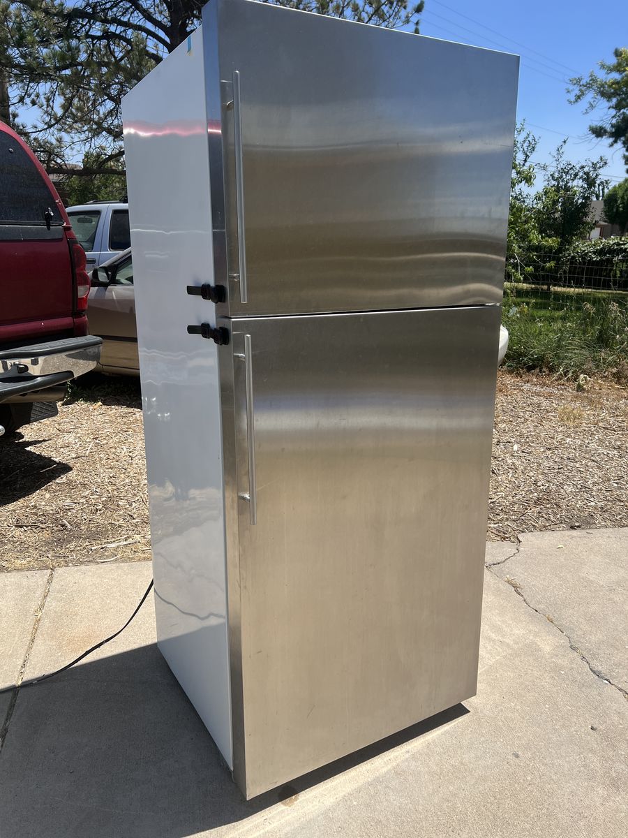Refrigerator and Freezer