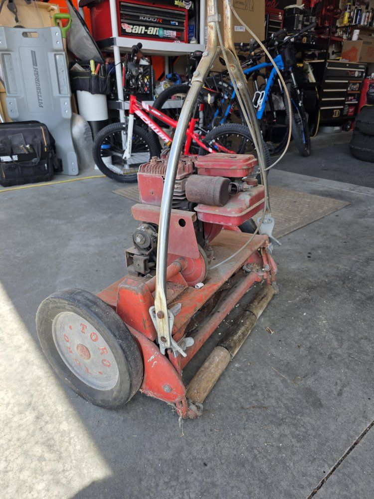 Vintage Toro Reel Lawnmower -Runs!