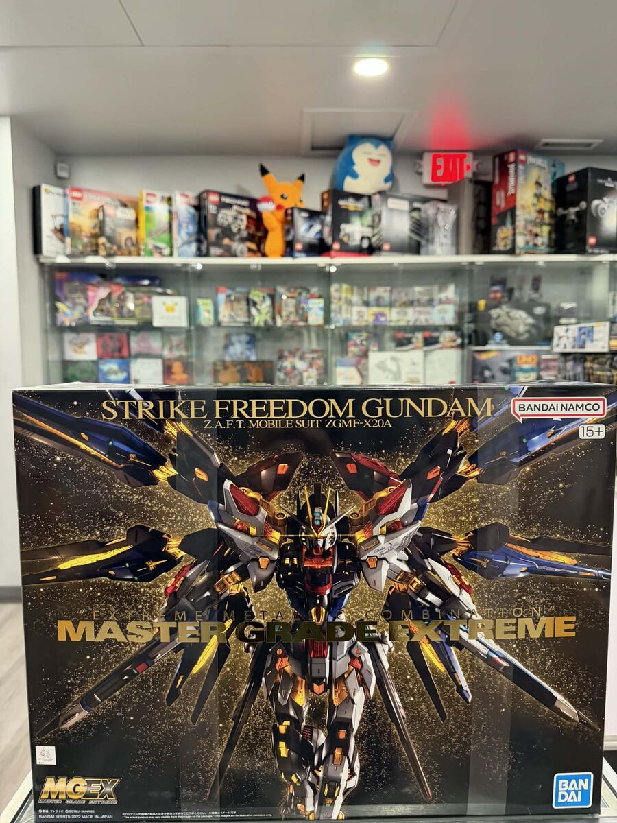 Gundam Model Kit: MGEX 1/100 - Gundam SEED Destiny - Strike Freedom Gundam