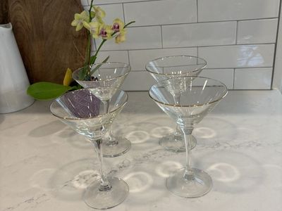 Set of 4 Gold Rimmed Martini Glasses - Elegant Drinkware for Cocktails
