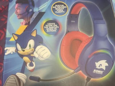 Sonic the Hedgehog RGB Light Gaming Headset with Communication Mic - New in Box