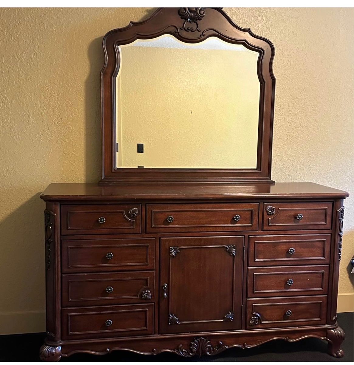 Solid Wood Dresser with mirror 