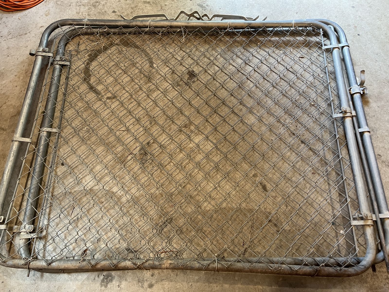 (2) 5' wide x 4' tall chainlink gates