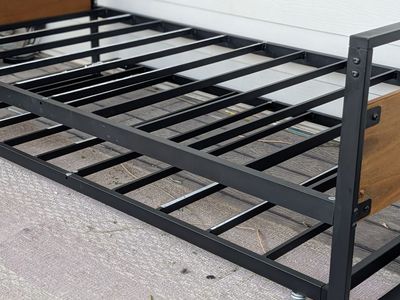 Bamboo and metal Daybed with Trundle, Twin size, Steel slat support