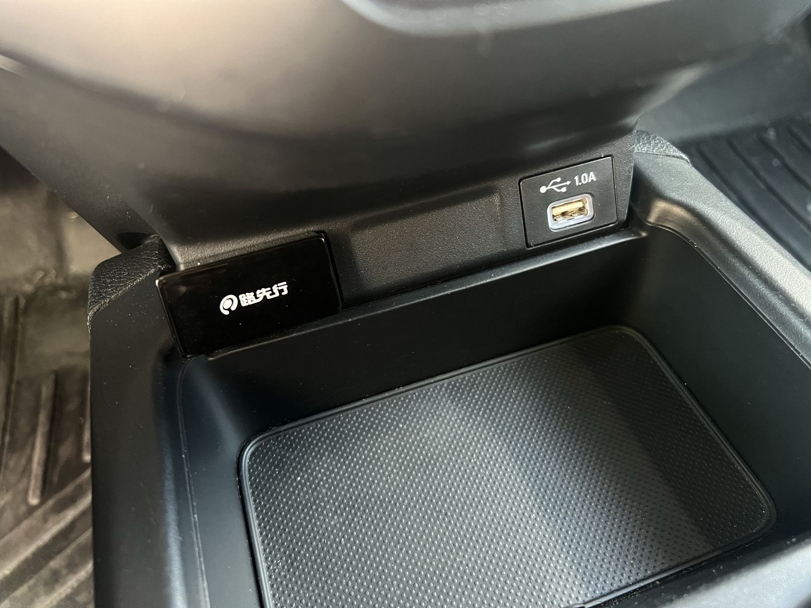 Compact Apple Carplay Wireless Adapter