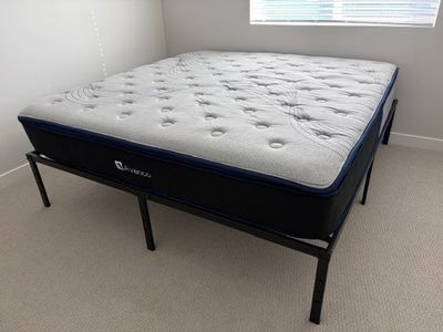 12" King Hybrid Mattress – Like New | Pillow Top | Gel Memory Foam | $200
