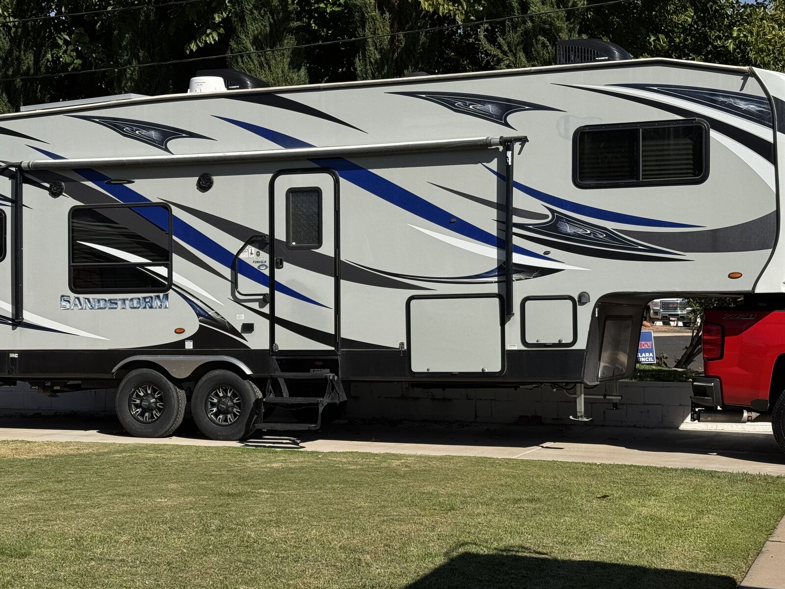 2019 5th Wheel Toy Hauler Forest River Sandstorm