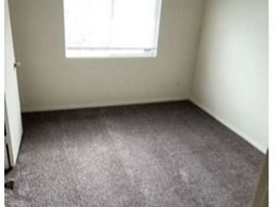 Urgently looking for a roommate!!