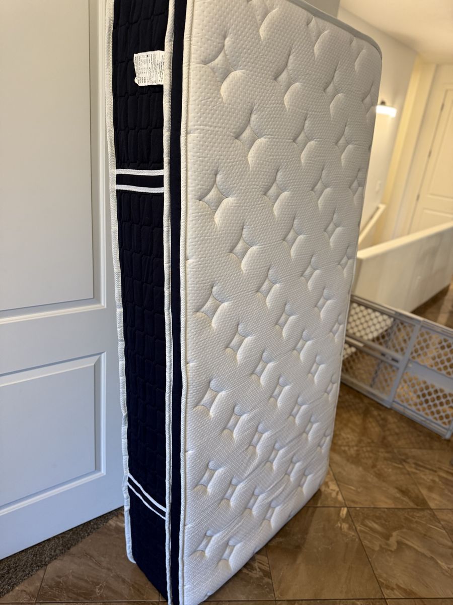 White and Dark Blue Quilted Mattress twin like new $100