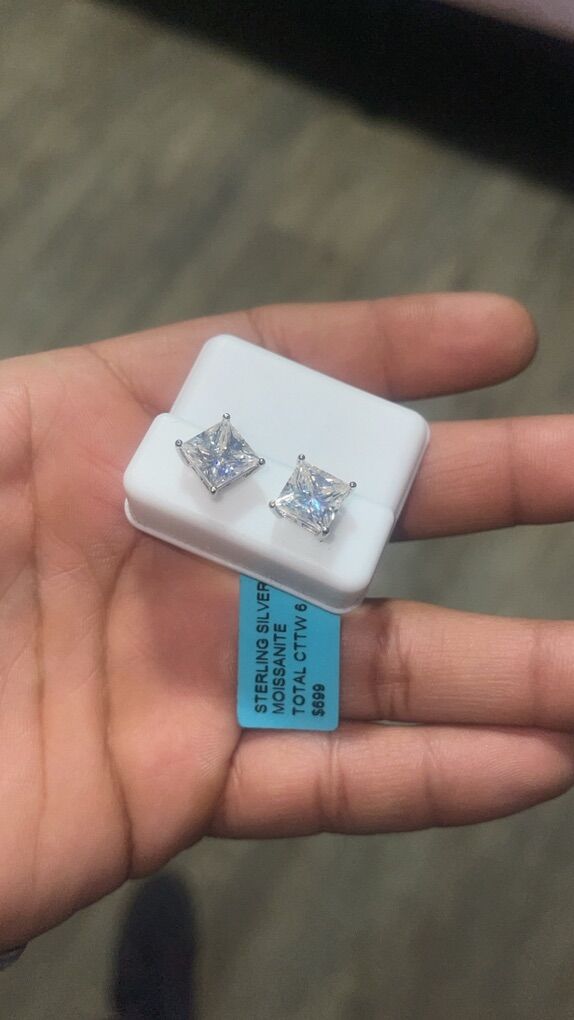 Moisssanite Diamond Earrings