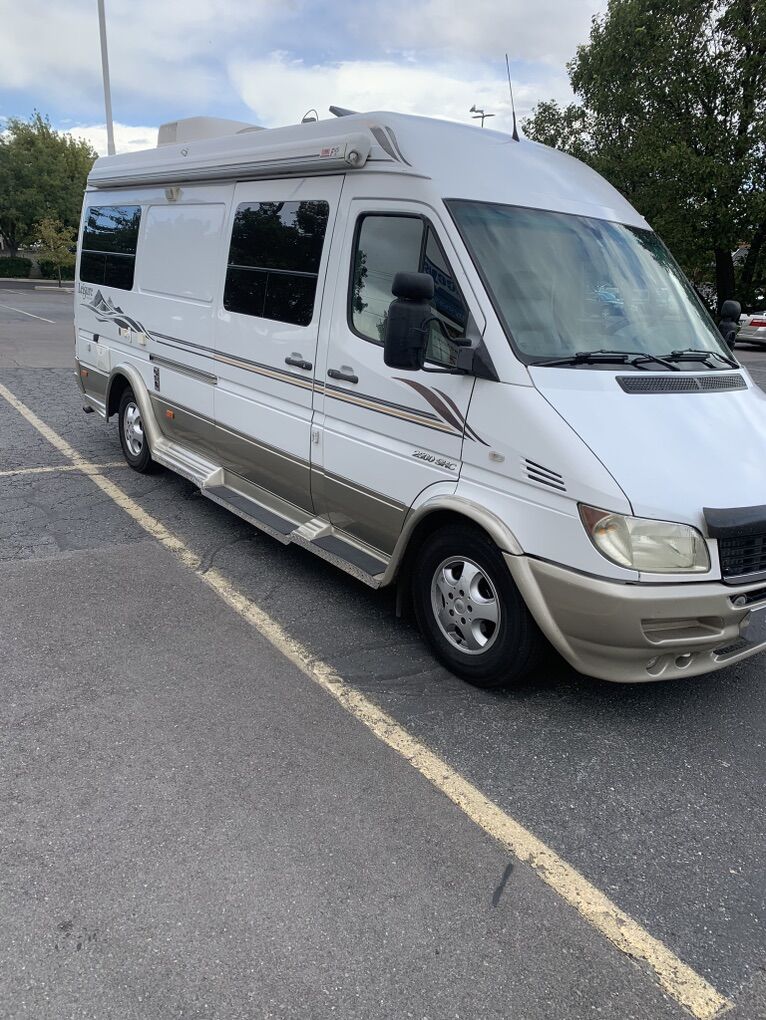 2006 Leisure Van Free Spirit 210B