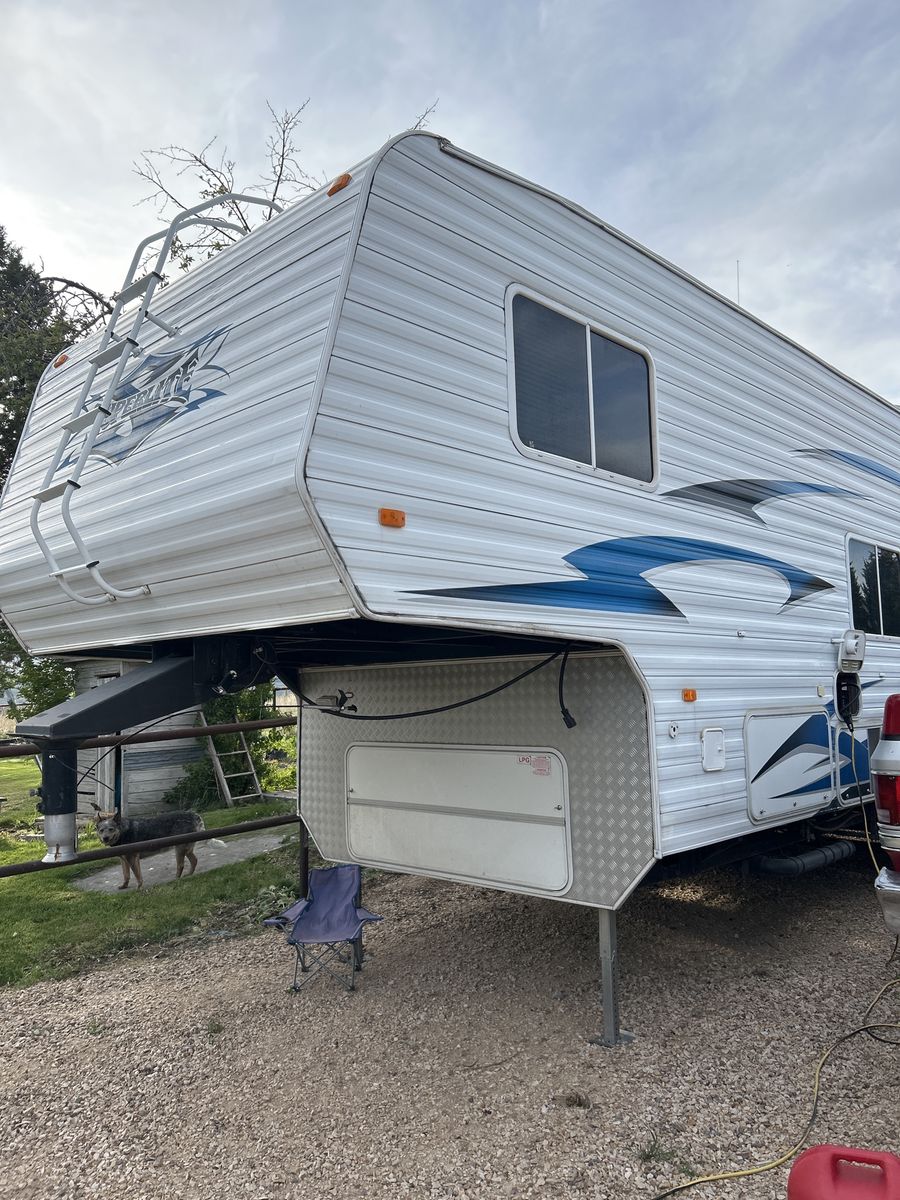 2007 Toy Hauler Weekend Warrior Superlite