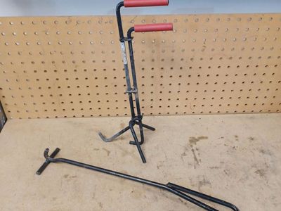 Dutch oven lifting tools