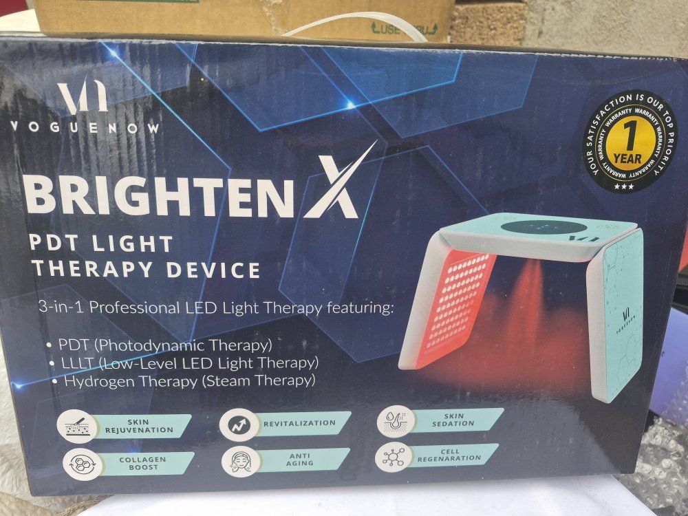 VogueNow Brighten X Therapy Device