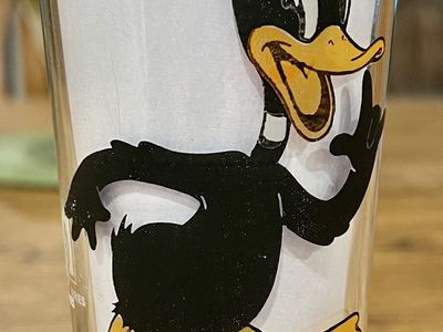 Vintage Looney Tunes Daffy Duck Collector 16-ounce Pepsi Drinking Glass